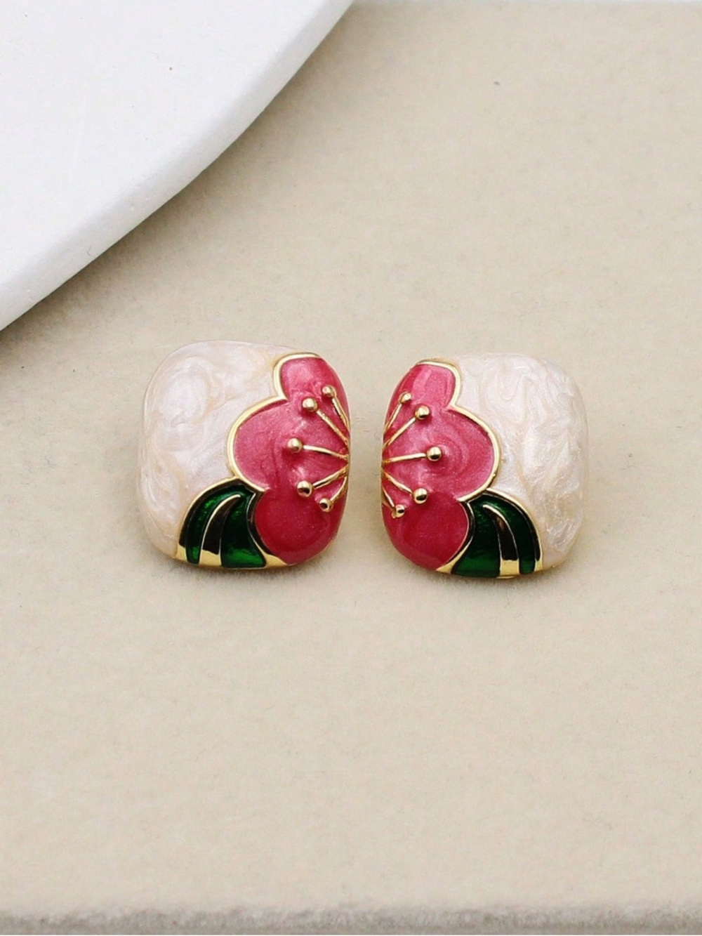 Flower stud earrings #2490